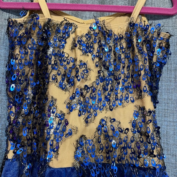 Gorgeous blue and beige lyrical costume with head piece. Medium child - Picture 3 of 8